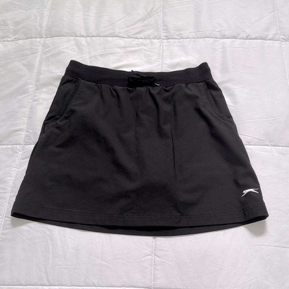 Slazenger Golf Tennis Athletic Skort Skirt with built in shorts, pockets Sz S